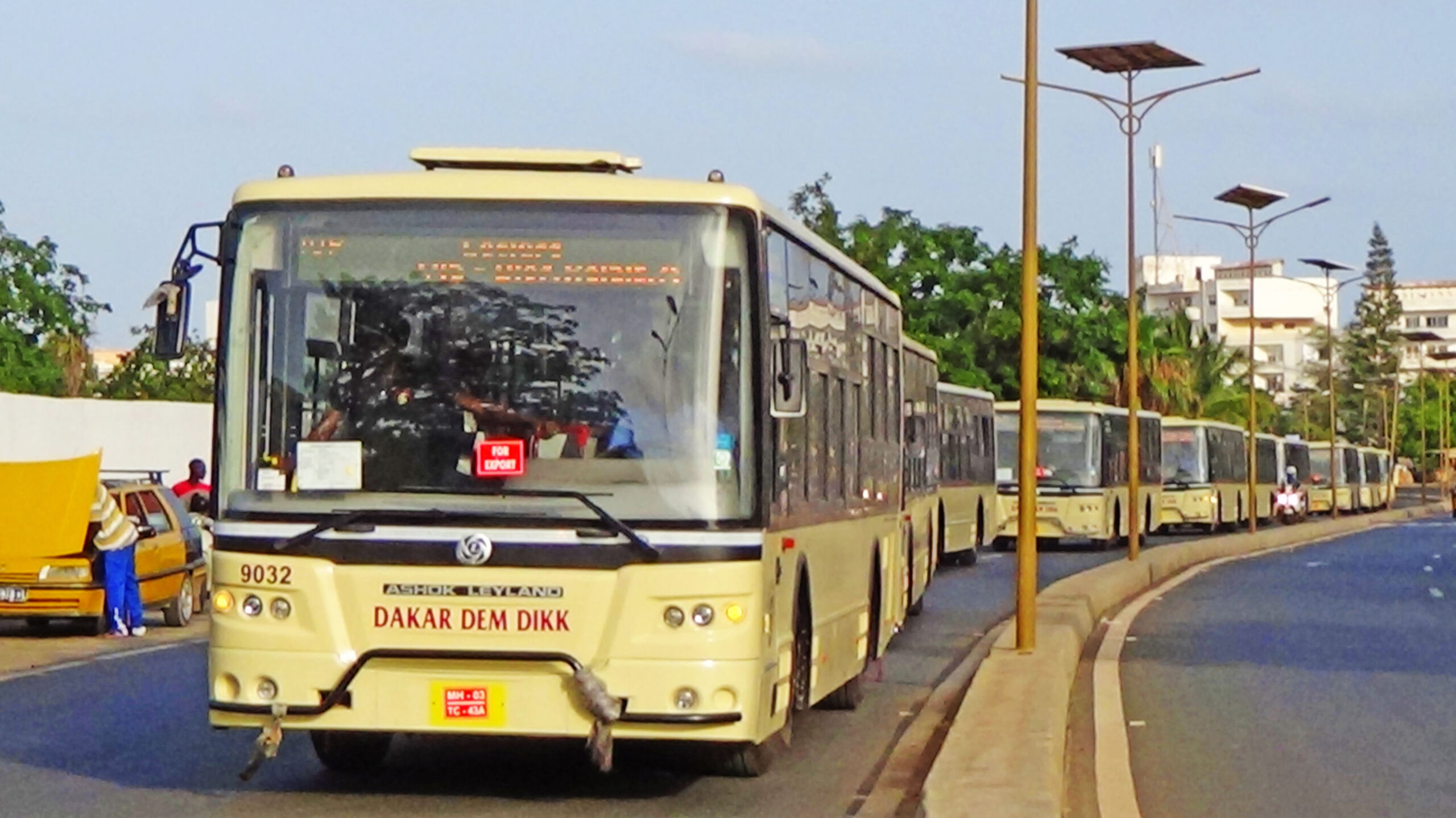 Dakar Dem Dikk recrute des Receveurs et conducteurs h/f