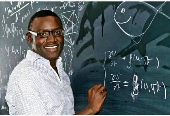 Mouhamed Moustapha Fall remporte le prestigieux Prix Ramanujan 2022 pour les jeunes mathématiciens.