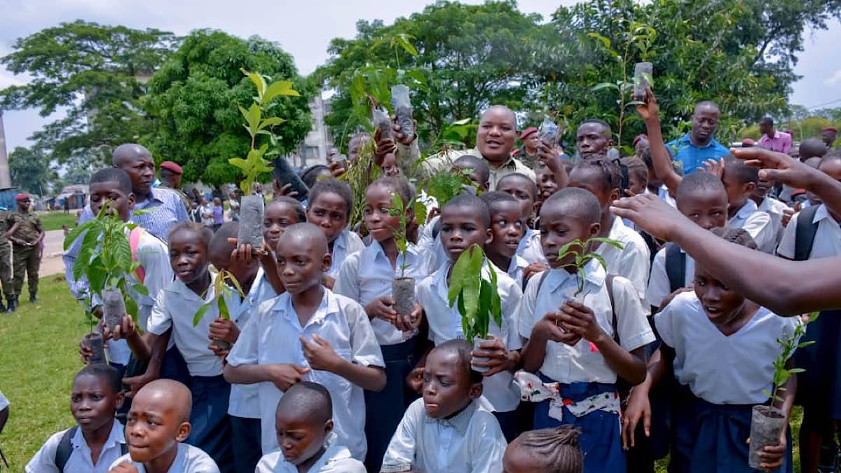 CFEE - Problème 1996 : Une coopérative scolaire