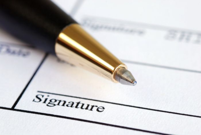 OUI, LA DURÉE MAXIMALE DU CONTRAT DE STAGE EST DE 2 ANS.