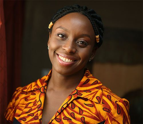 Chimamanda Ngozi Adichie : Parcours Littéraire et Plaidoyer Féministe