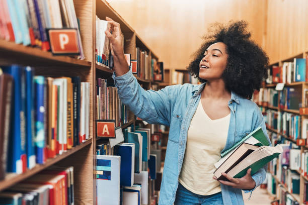 Une librairie de la place recrute 01 Vendeur en librairie